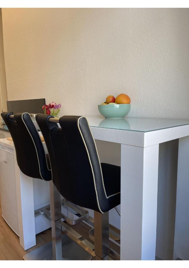 Attraktive Wohnung Mit Balkon Zum Gruenen Hinterhof シュヴェリーン エクステリア 写真